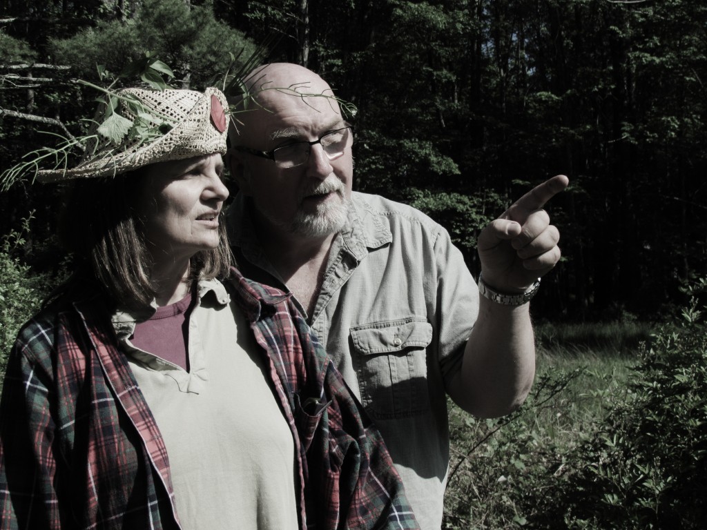 Violet Snow and Richard Bennett as The Thorns